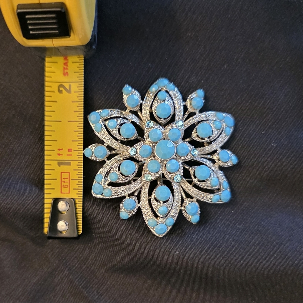 Vintage Silver-Tone Faux Turquoise Flower Brooch Pin - Picture 6 of 6